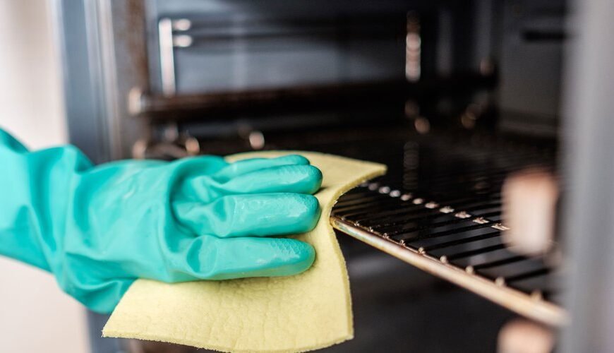 Entretien de votre four et de votre table de cuisson – astuces et sécurité