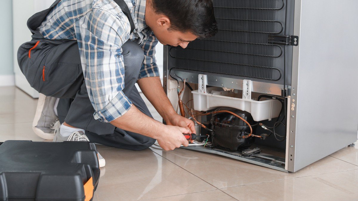 Panne de compresseur : réparer ou remplacer votre frigo ?