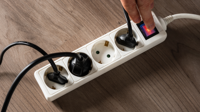 Gérer vos appareils pendant les coupures d&rsquo;électricité au Maroc